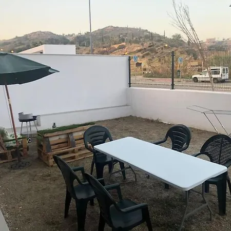 Apartment Bajo Con Jardin En Primera Linea De Playa Malaga