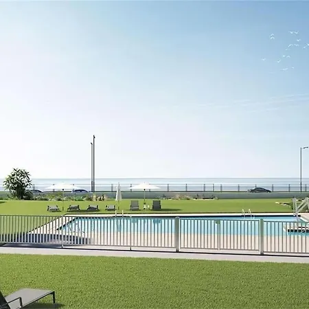 Apartment Bajo Con Jardin En Primera Linea De Playa