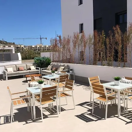 Bajo Con Jardin En Primera Linea De Playa Malaga